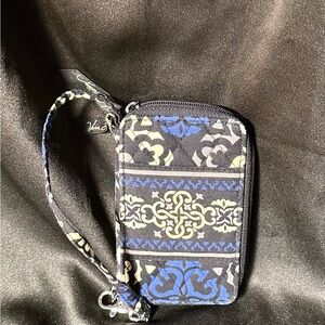 RETIRED AND RARE MOSAIC PATTERN! EUC - Vera Bradley Mini Wristlet in Mosaic